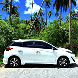 Toyota - Yaris HB White