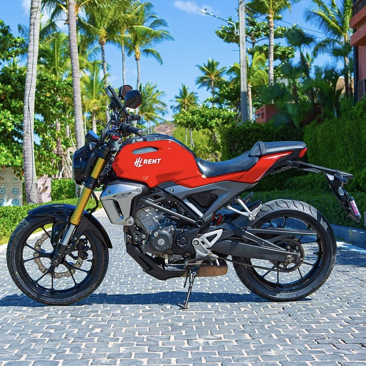 Honda CB 150R Red