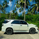 Toyota - Fortuner White