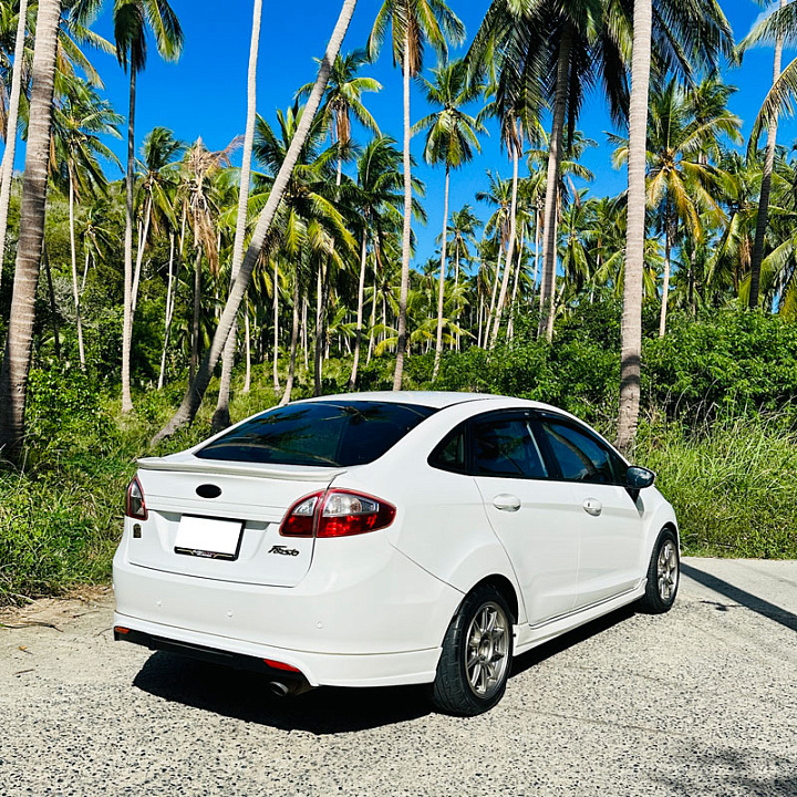 Ford Fiesta White 2015