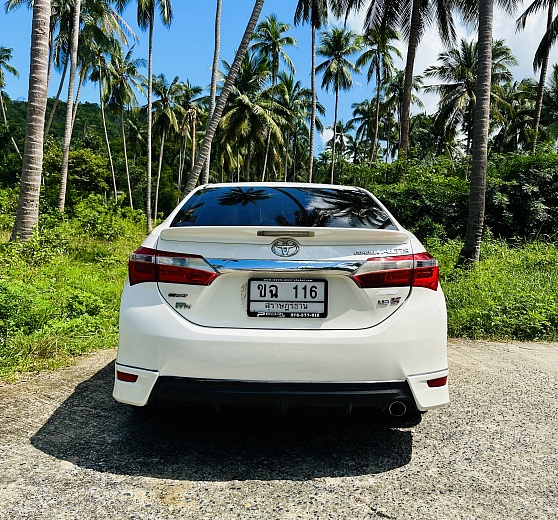 Арнеда Toyota Altis White 2016 на Самуи