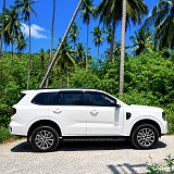 Ford - Everest White