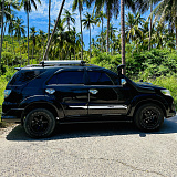 Toyota Fortuner Black 2010
