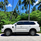 Ford - Everest White