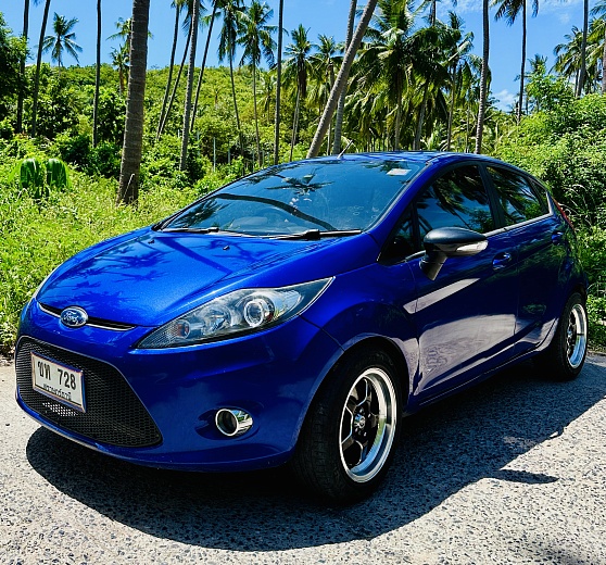 Арнеда Ford Fiesta Blue 2015 на Самуи