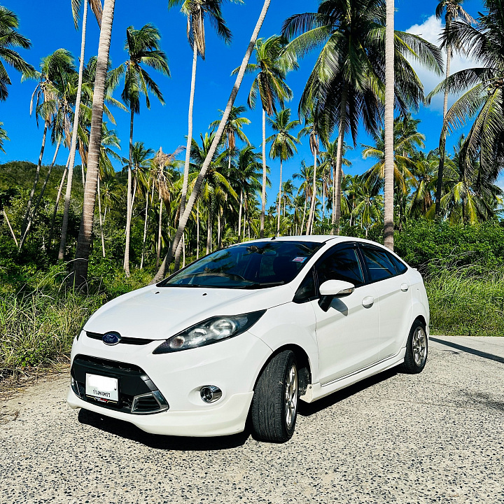 Ford Fiesta White 2015